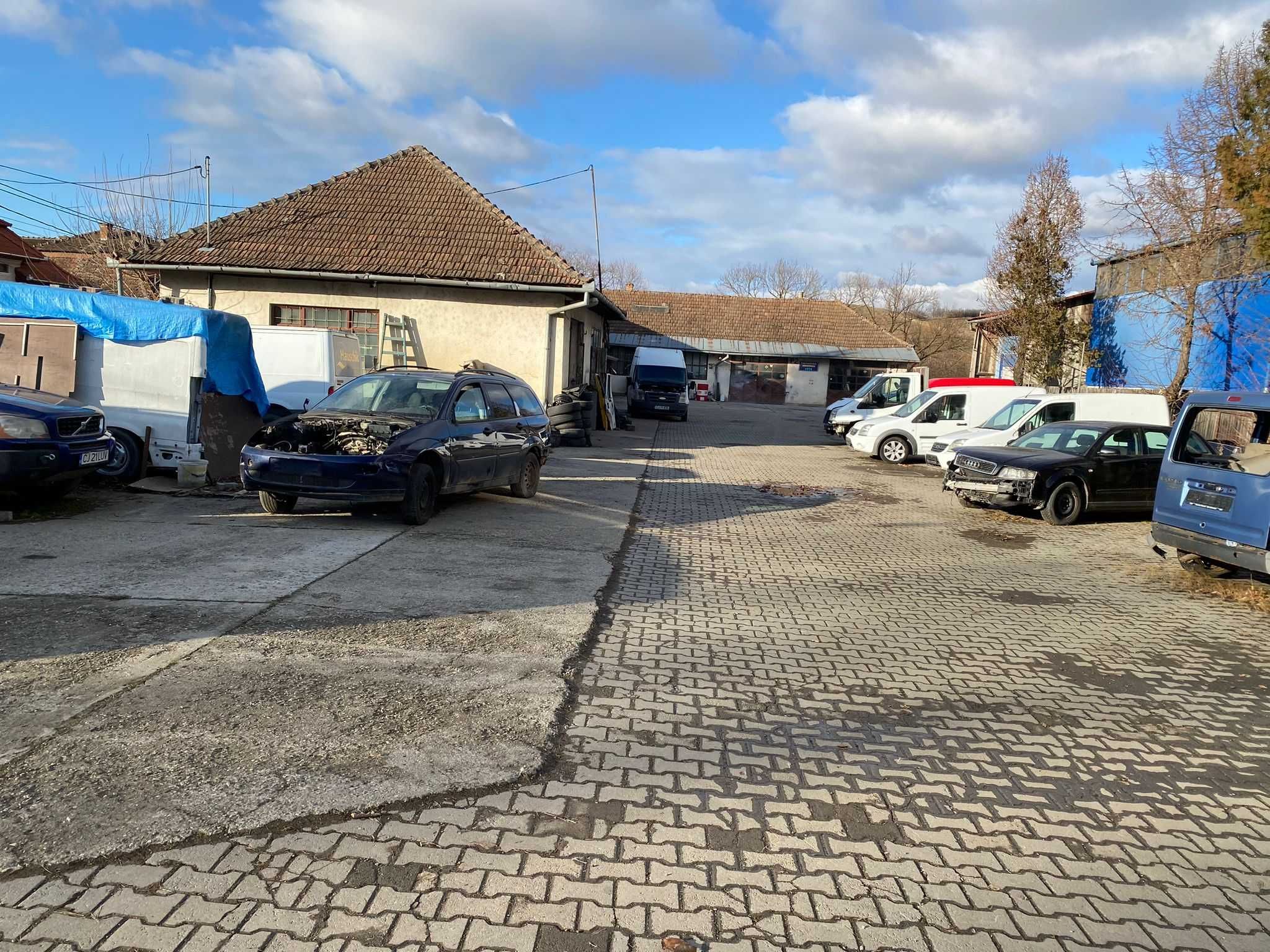 Atelier Auto, Depozit, Locuri De Case, Bloc, Intravilan,1725 m2