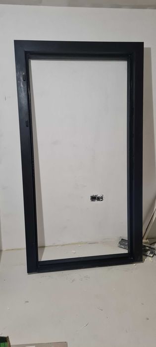 Блиндирана врата