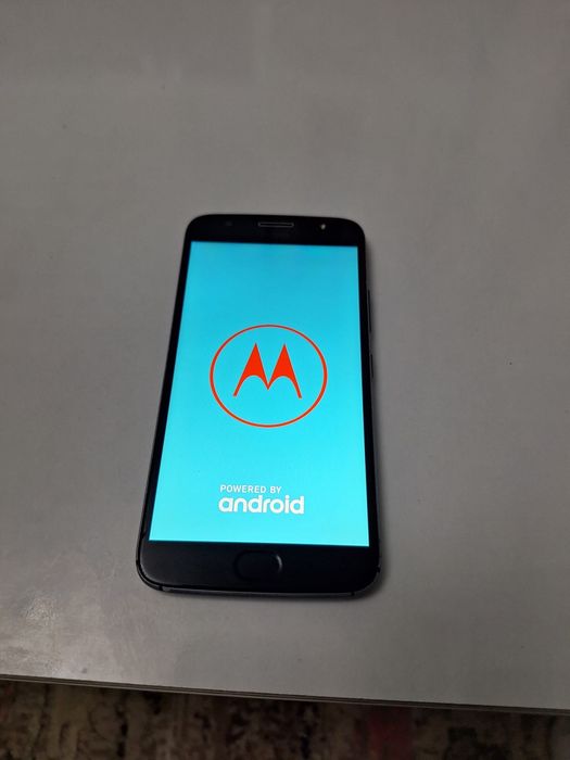 Vand telefon alcatel si motorola
