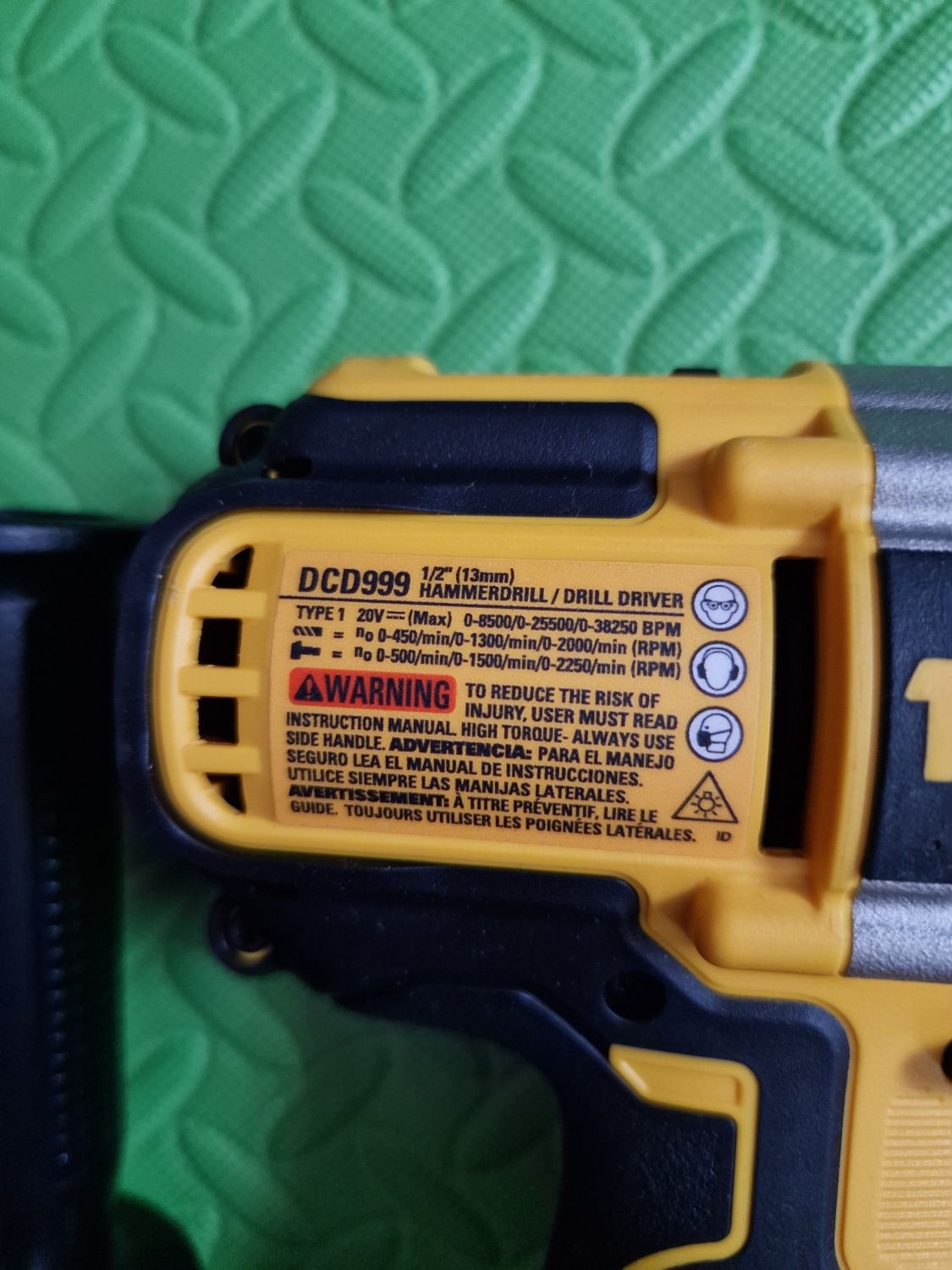 Шуруповёрт DeWalt DCD999