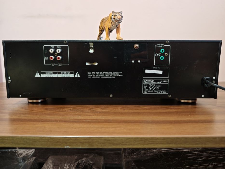Kenwood KX-2050. Deck superb. Autoreverse. Estetică de raft. Preț fix.