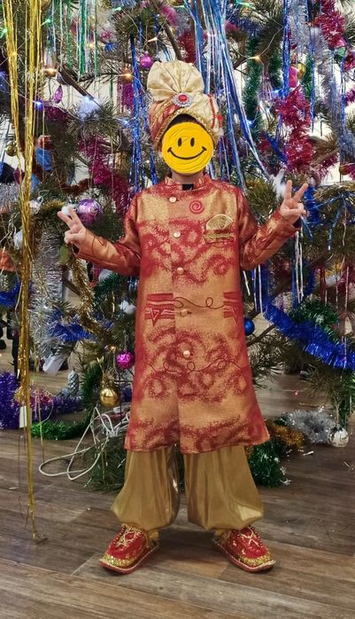 Продам 2 костюма на Новый год!