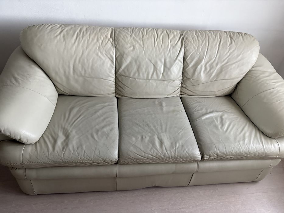 Canapea din piele + 1 fotoliu - Necesita reconditionare