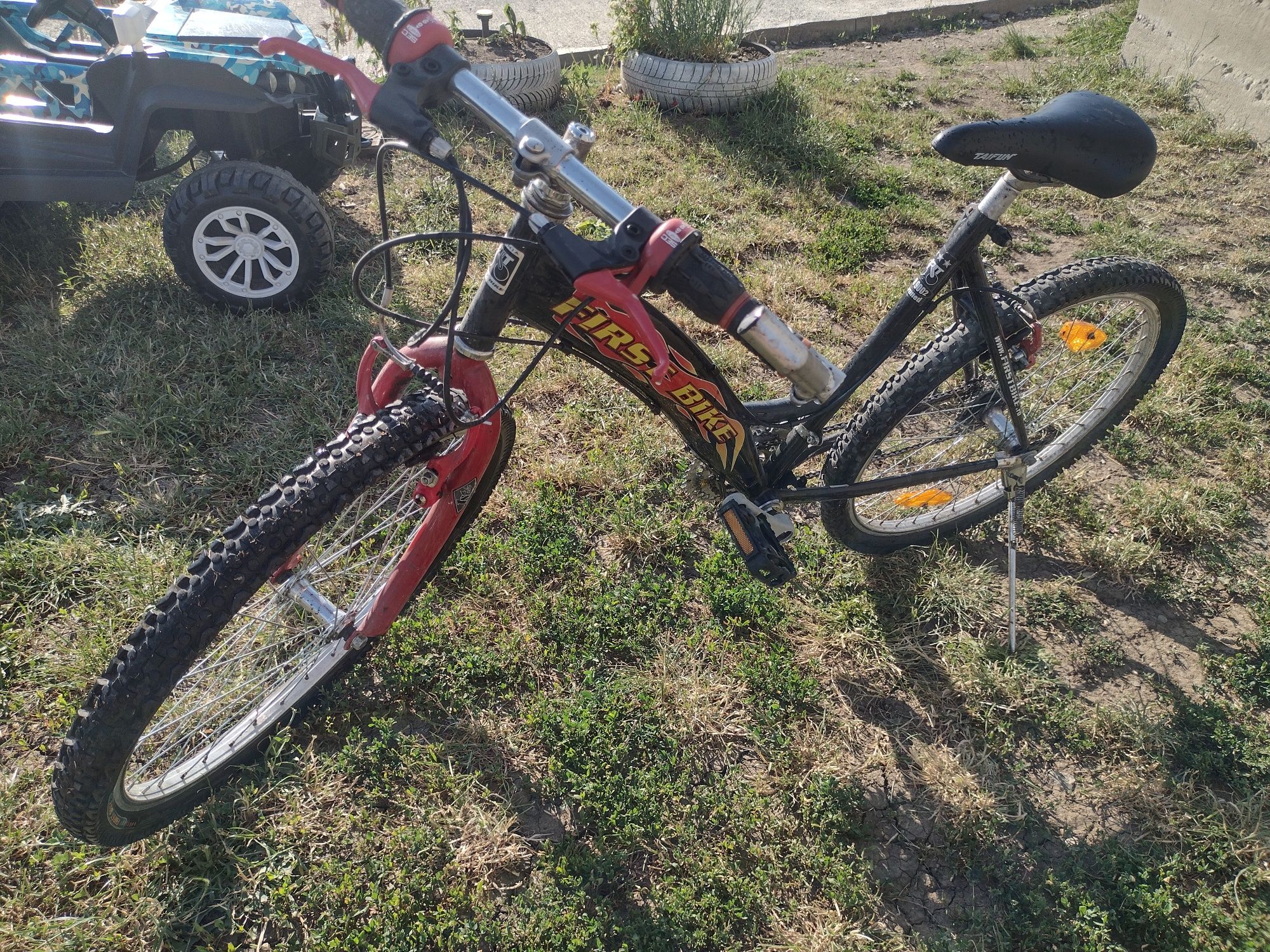 Vând bicicleta mountain bike