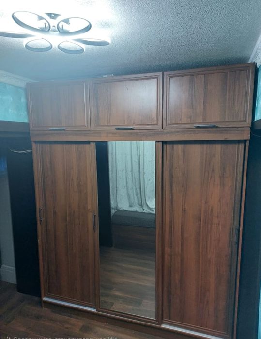 Шкаф купэ высокий