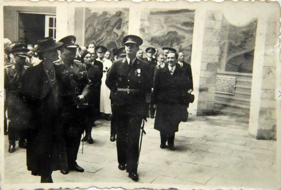 Fotografie cu regele Mihai in Chisinau 1942