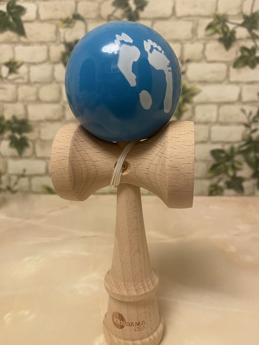 Kendama usa din lemn