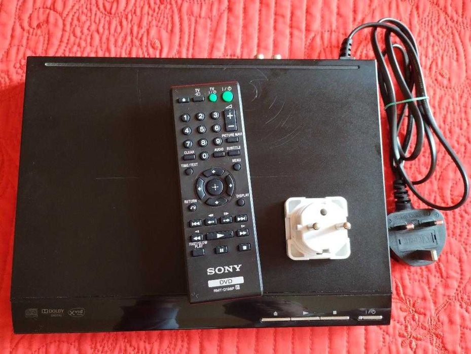 CD-DVD Player Sony DVP-SR760H, Negru + telecomanda + adaptor priza