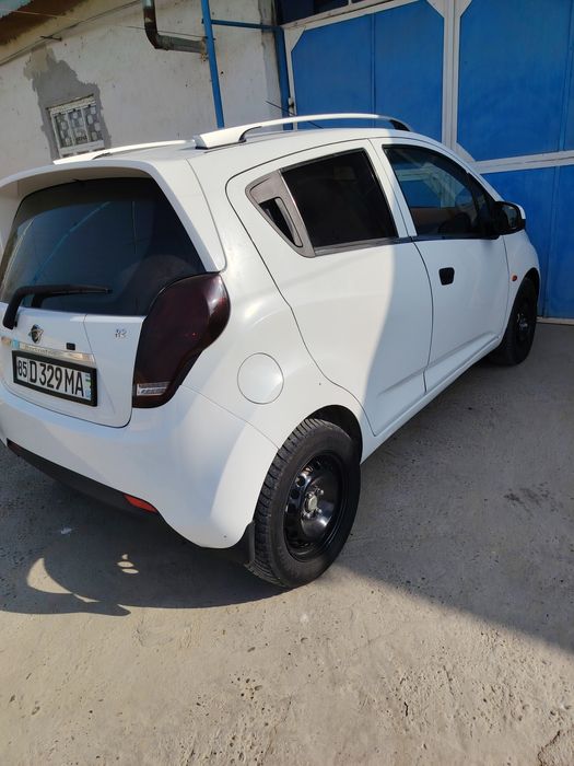 sotiladi spark yili 2010 oq aftamat metani bor