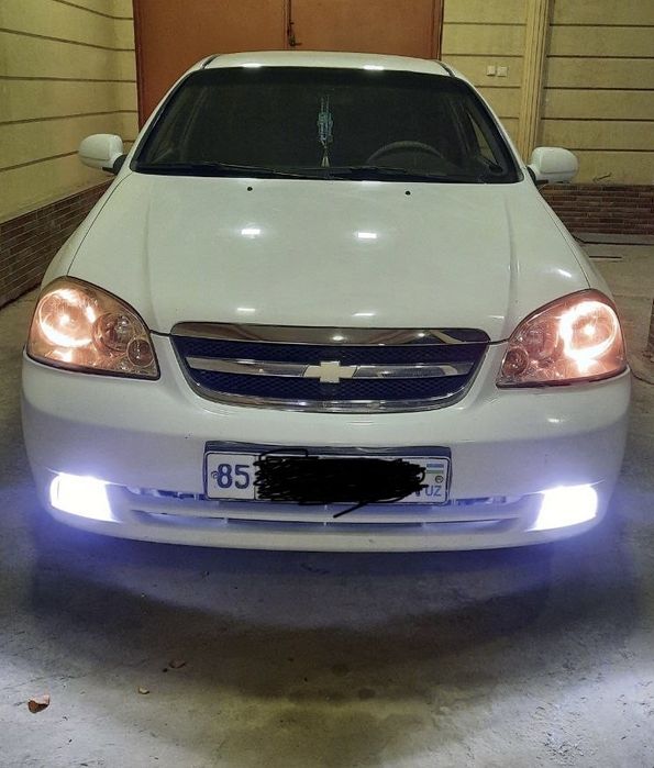 Lacetti 1,8L сотилади. Механика, 2009