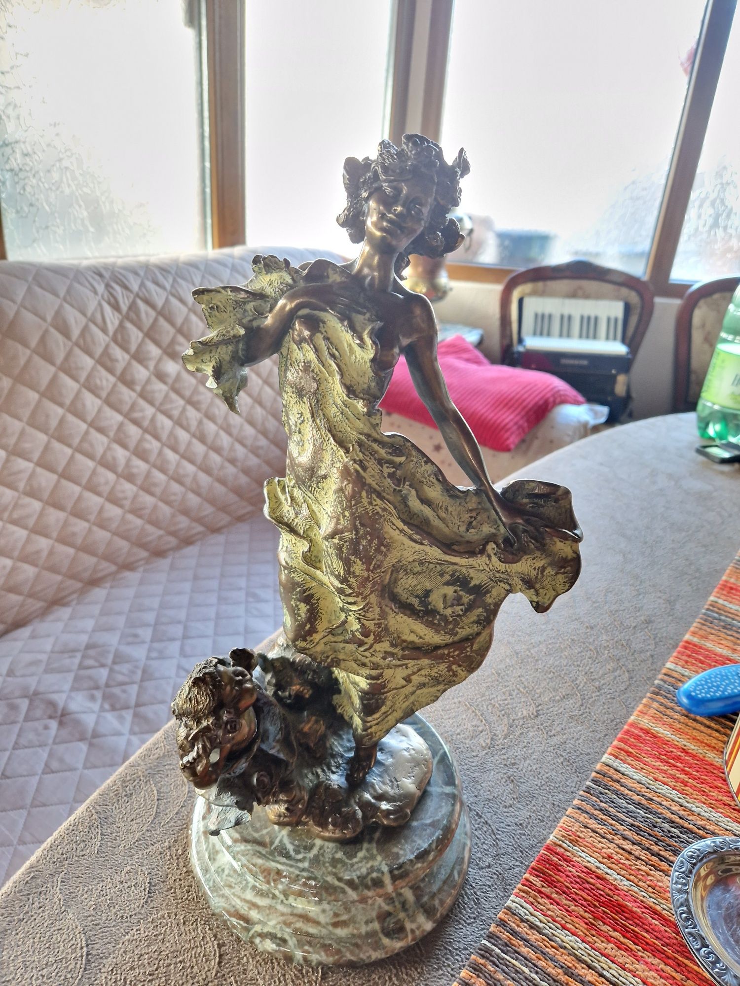 Statuie compozit poleita cu bronz