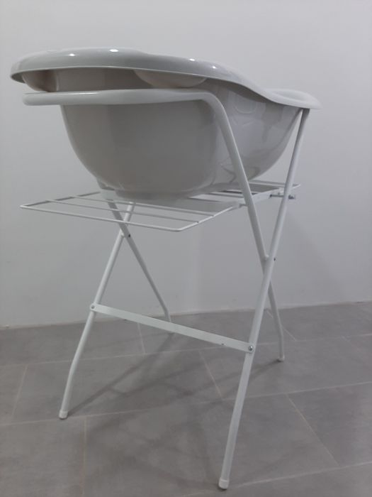 Бебешка вана и стойка за вана със сушилник