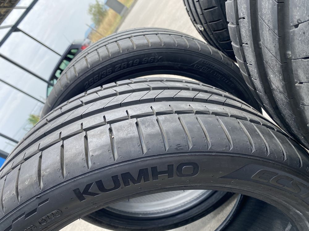 KUMHO PS72 XL 235  35 19 Dot 5224  KUMHO PS72 XL 255 35 19 Dot25 летни