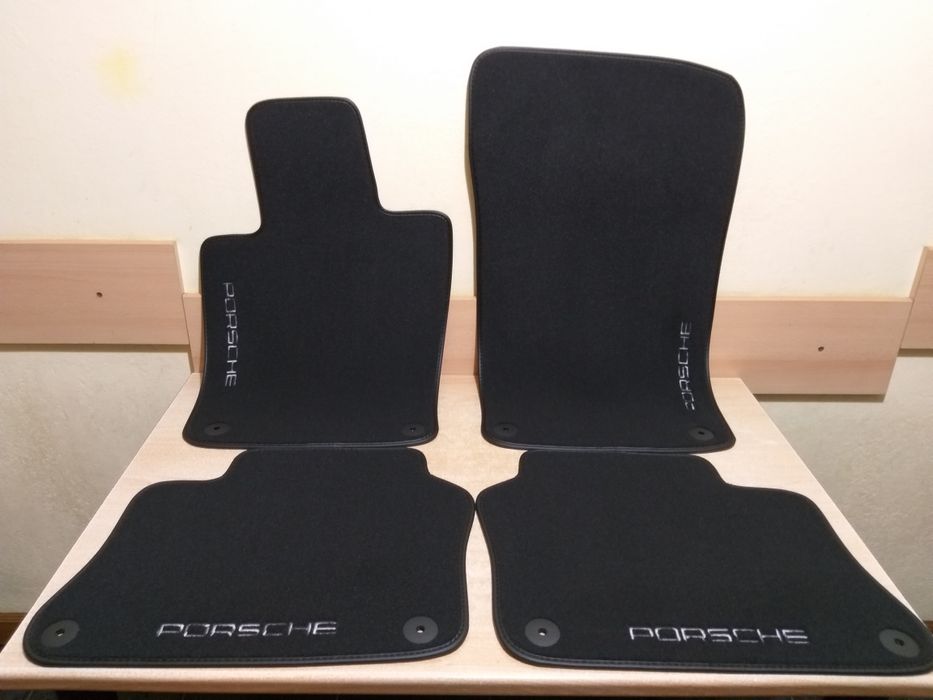 Covorase auto din mocheta dedicate Porsche Panamera S