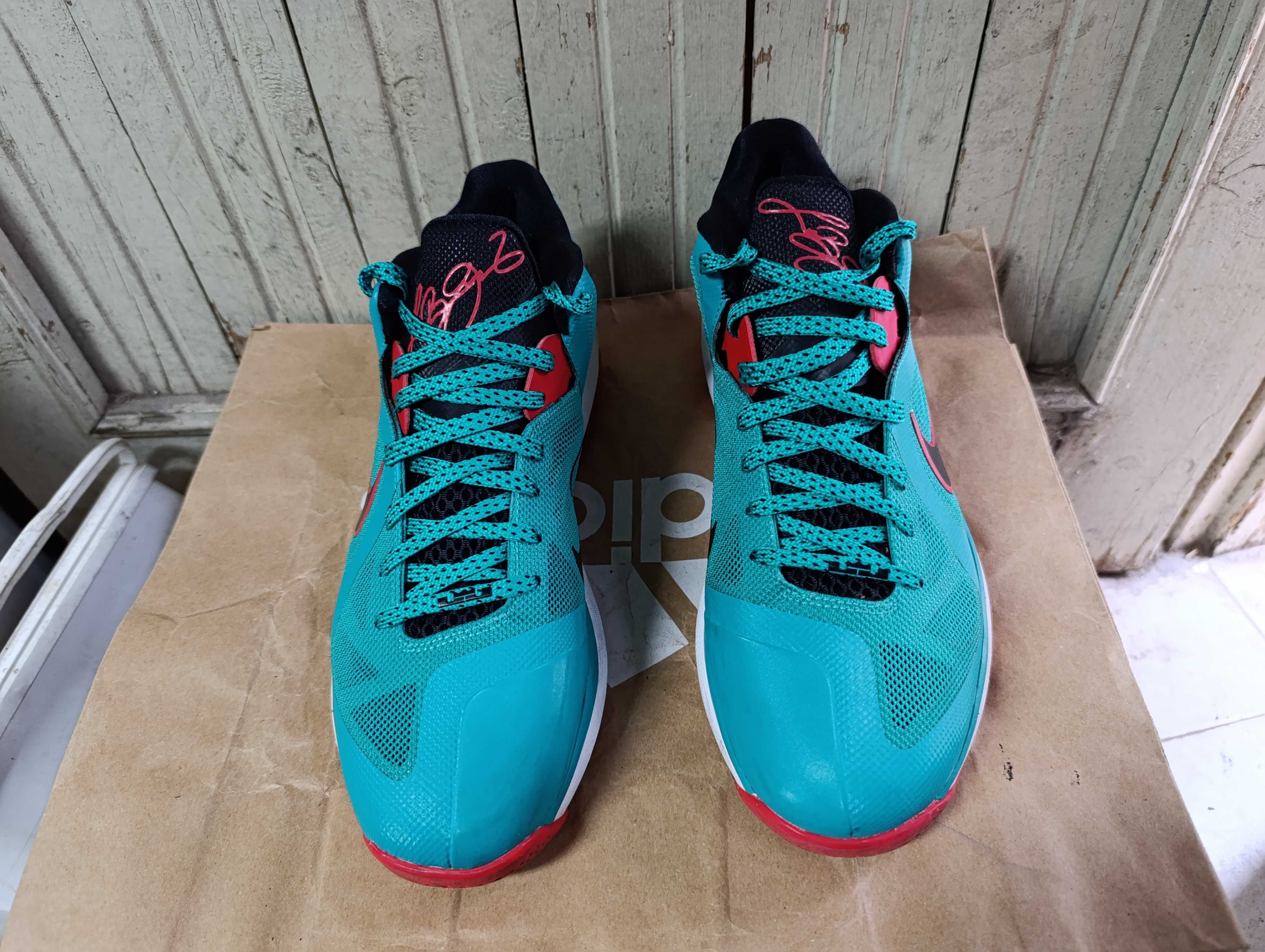 Nike LeBron 9 Low "Reverse Liverpool"оригинални маратонки 44 номер