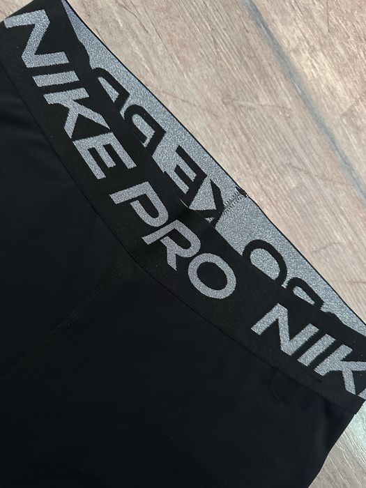 клин nike pro с блестящ ластик