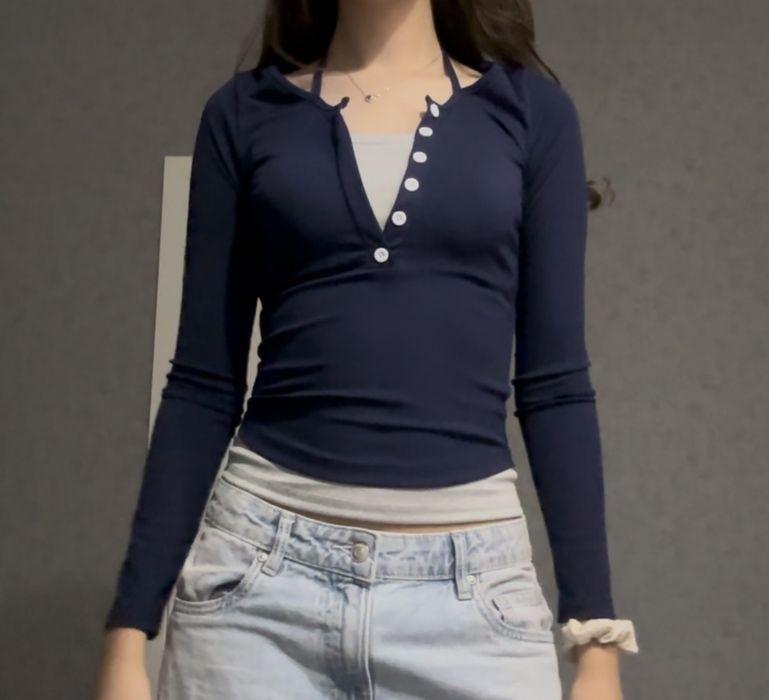 необычный, красивый топик синего цвета