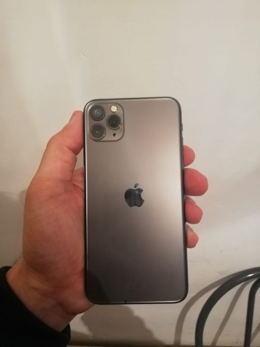 11 Pro Max в хорошем состояний