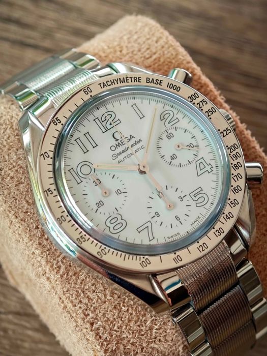 Автоматичен Часовник Omega Speedmaster Recuced Mother Of Pearl Dial