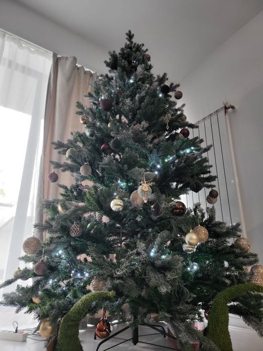 Brad artificial cu ace 3d si 2D  220 cm