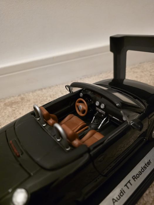Macheta Audi TT Roadster 1:18 Maisto