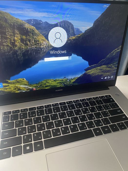 Ноутбук Huawei серый