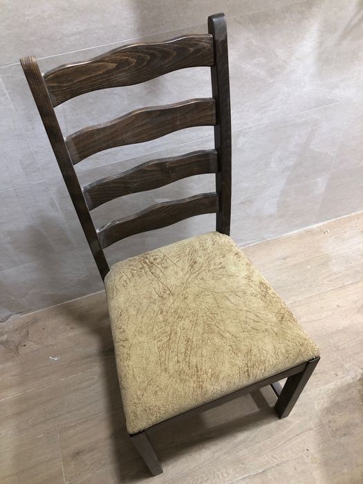 Комплект трапезни столове с маса