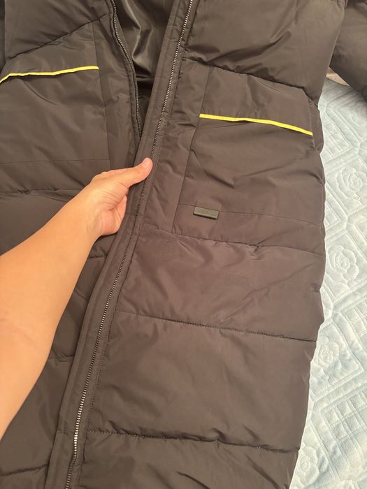 Продаю зимнюю тёплую чёрную куртку