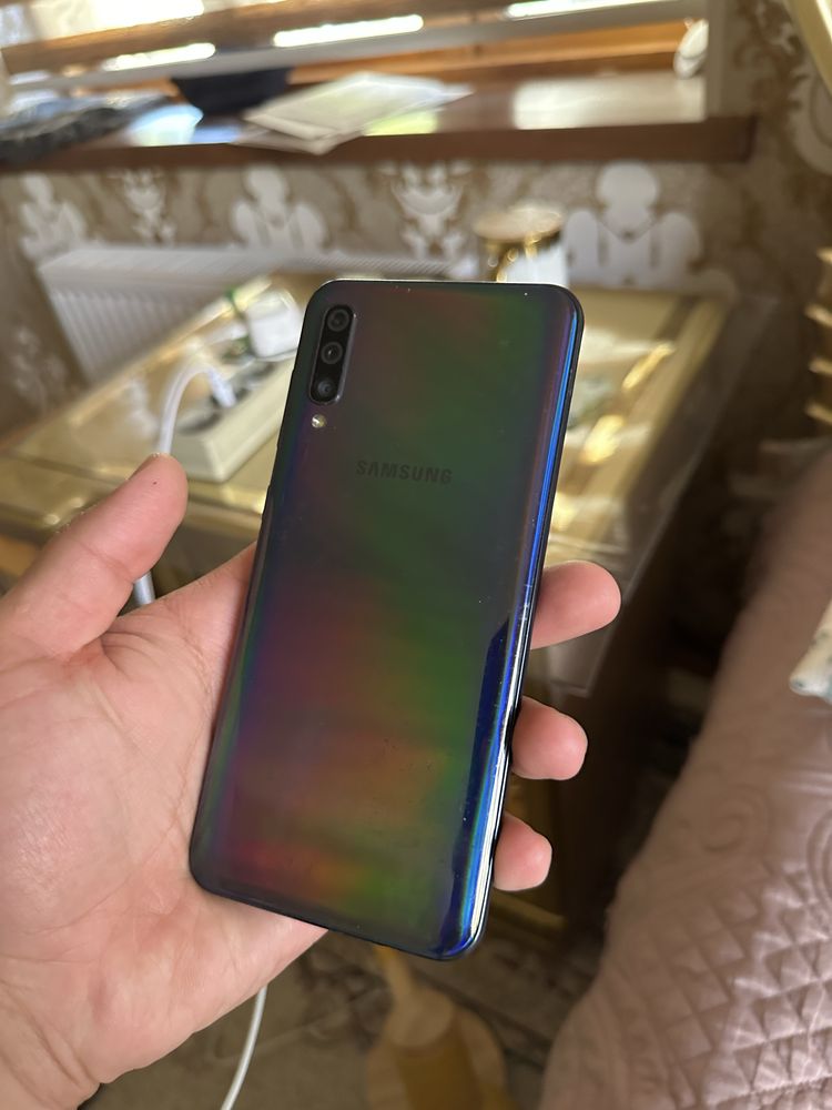 Samsung A 50 telfoni ideal