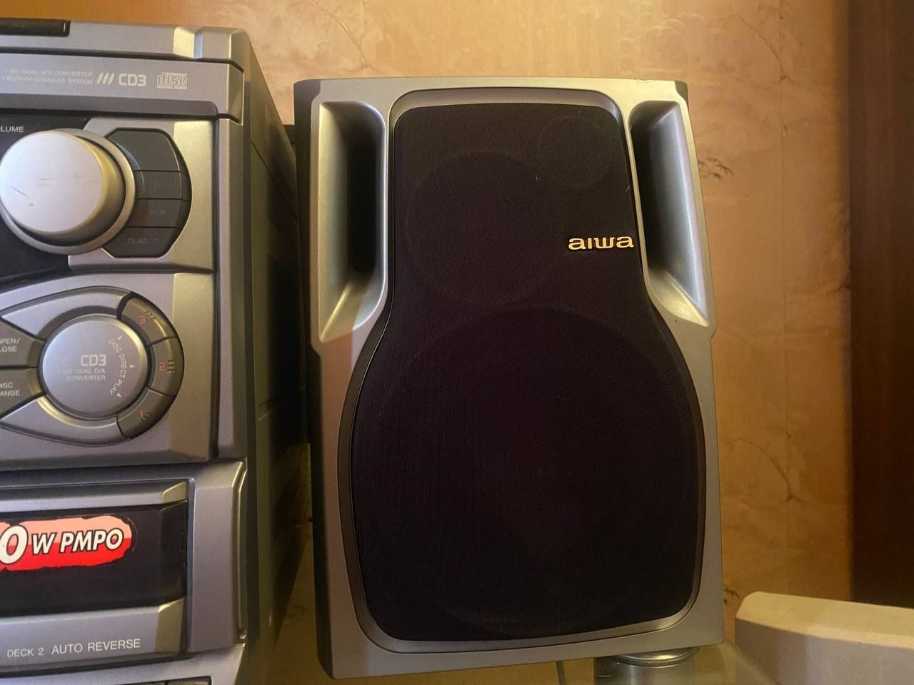 Продам муз центр Aiwa