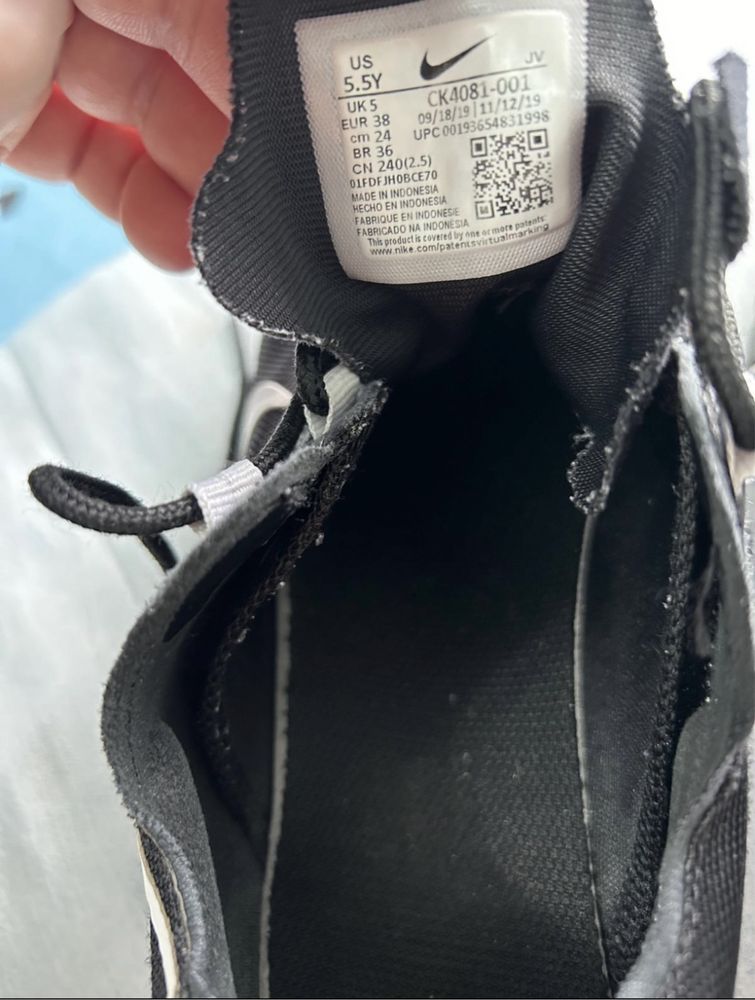 Adidasi Nike Renew 38