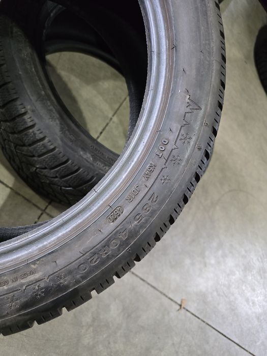 285/45/20//255/45/20 DUNLOP