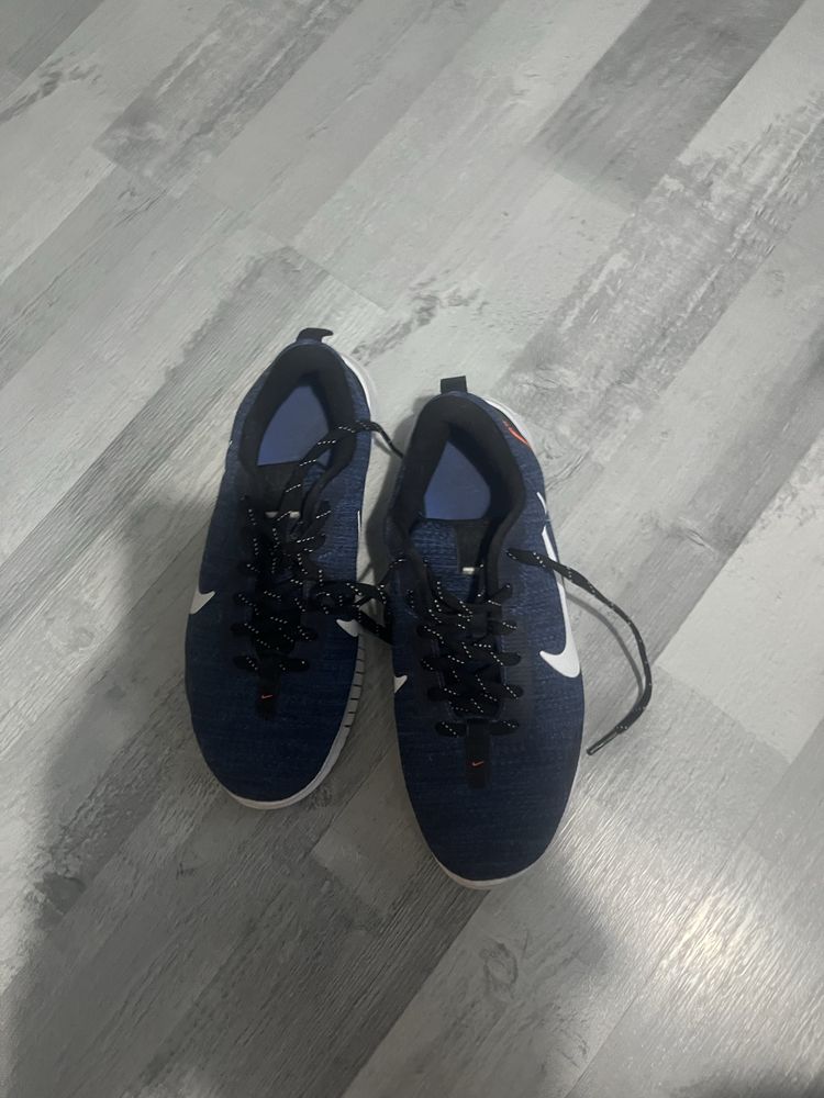 Nike обувки flex experience 12
