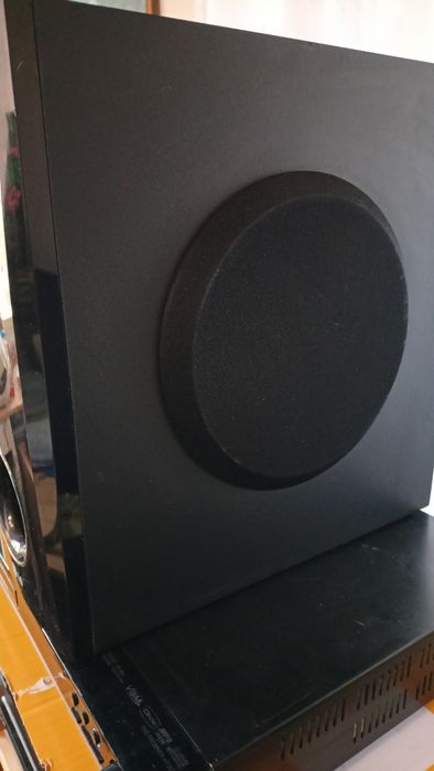 Vand un DVD/HT Player LG HT353 + subwoofer