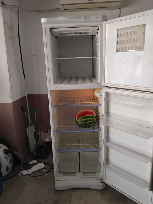 Халадильник  INDISIT жуда яхши холатда
