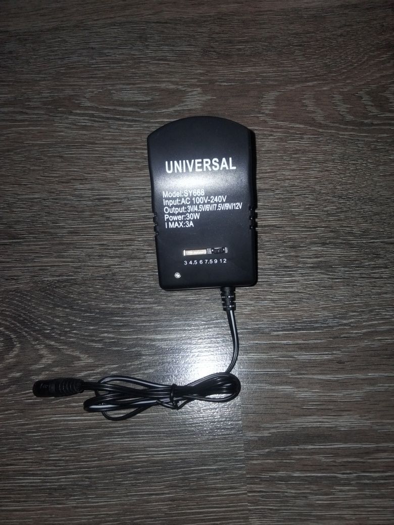 Universal power adaptor(livrare personală în botosani)