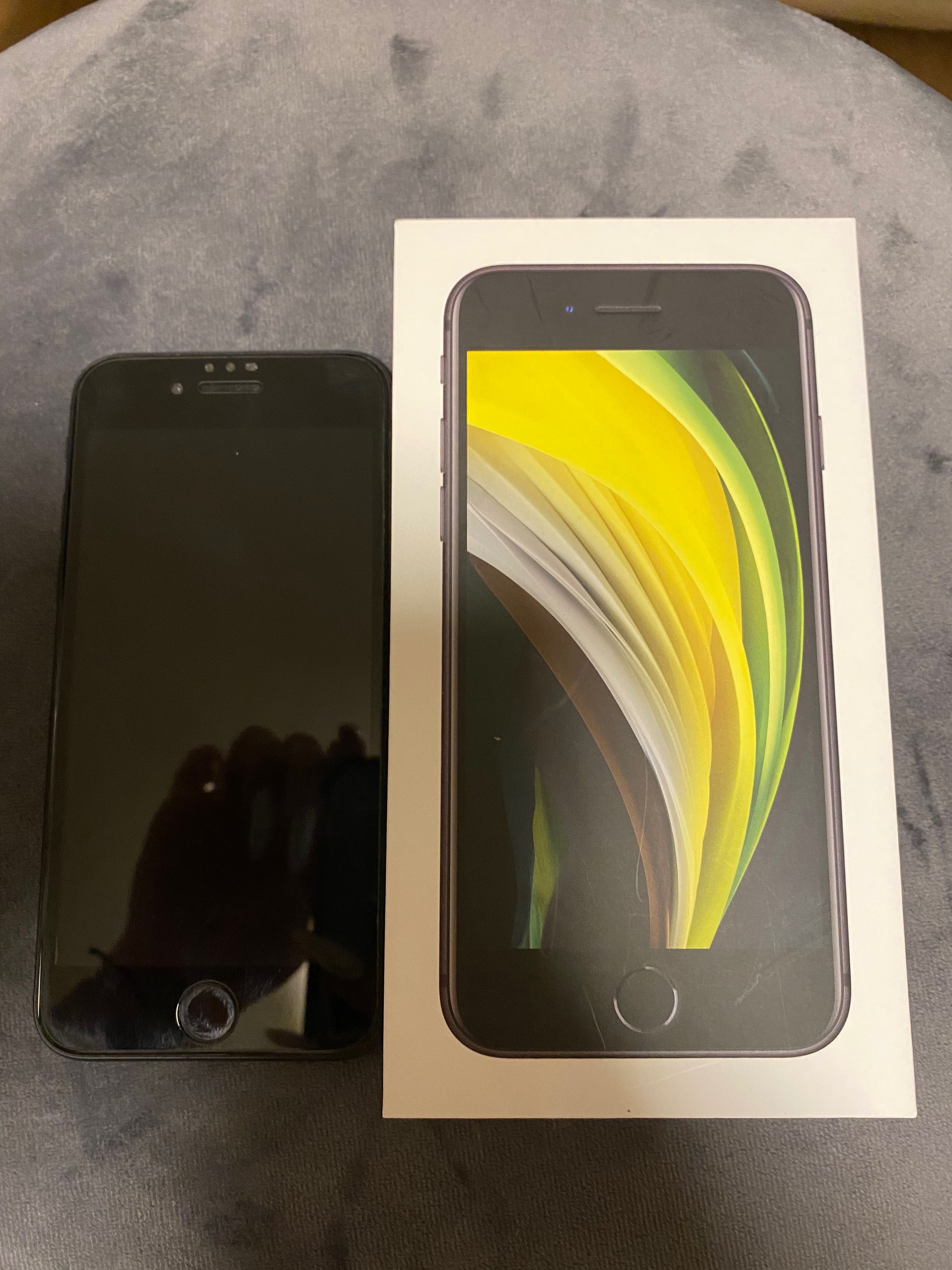 Iphone SE 2020 black ,128GB