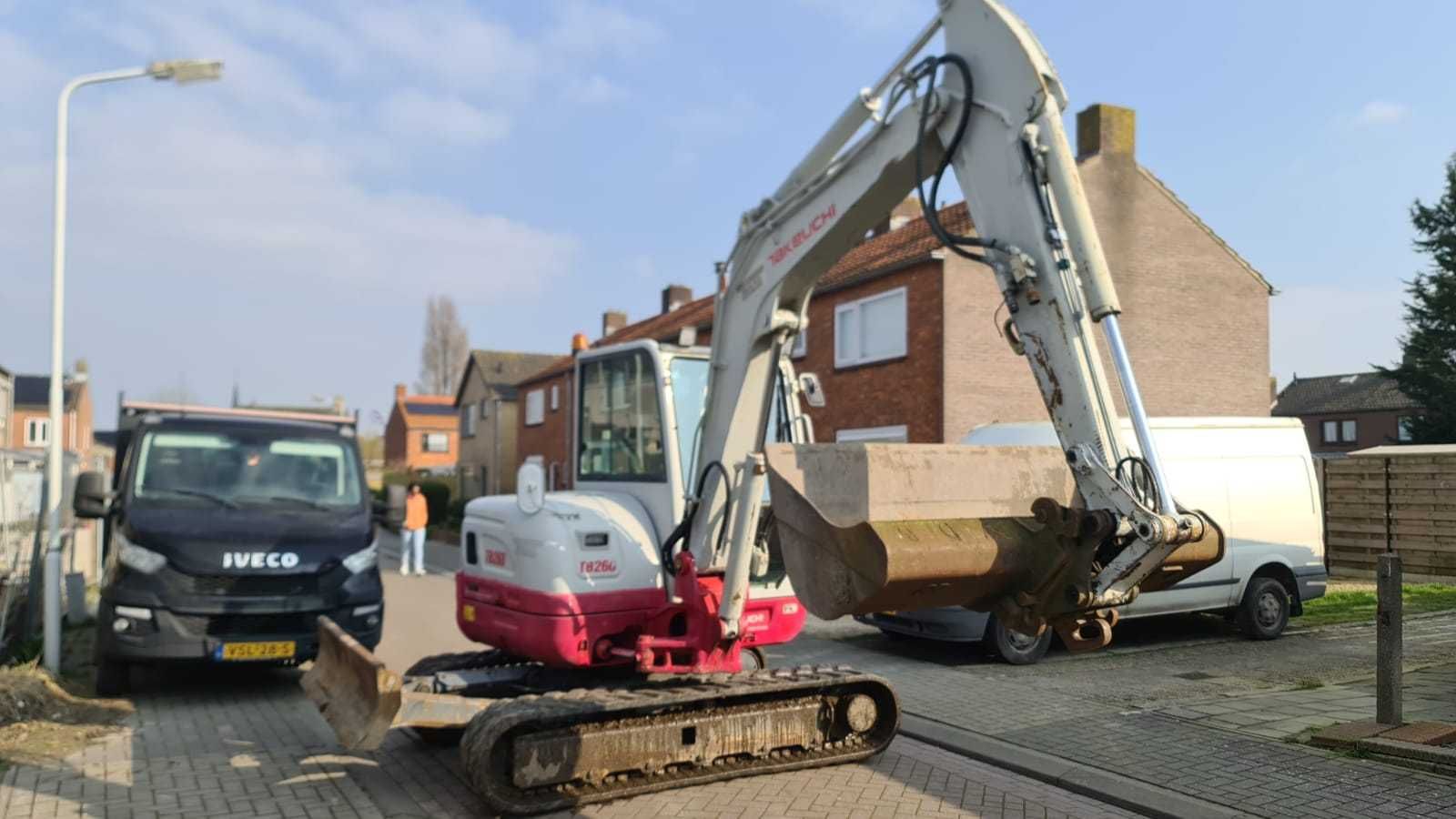 Takeuchi TB 260 an 2018 ore 2800   3 cupe si (aier conditionat)