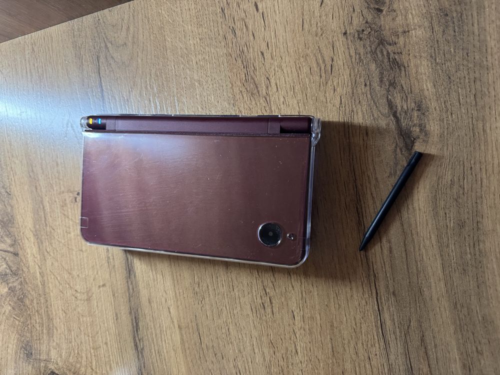 Nintendo DSI LL продам