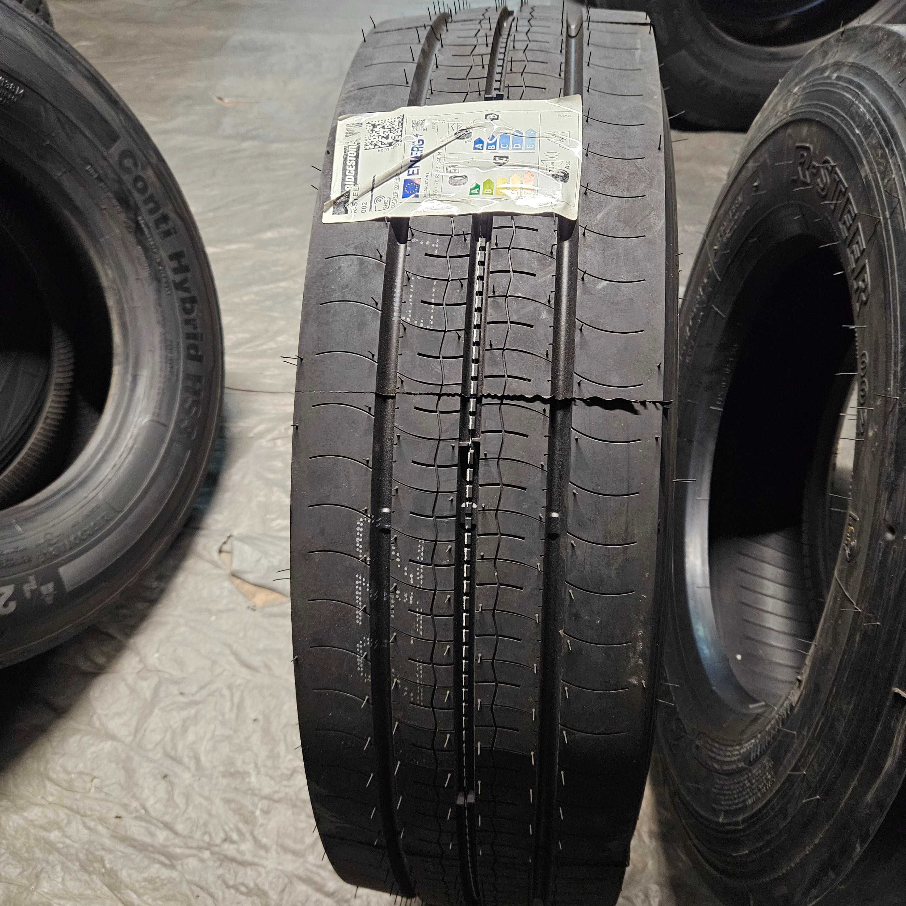 2 Нови товарни гуми 265/70R19.5 Bridgestone R-Steer 002 140M DOT2024