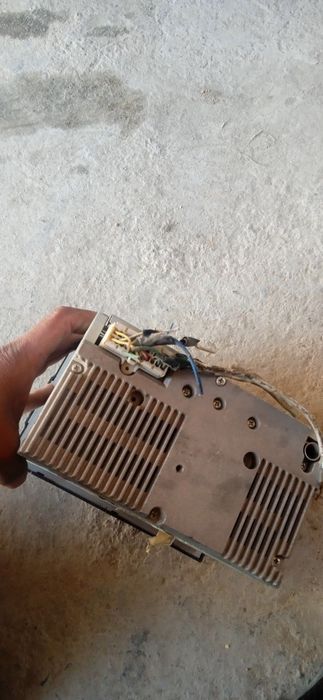 Spark magnitafon sotiladi