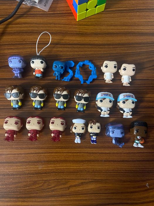 Фигурки из kinder joy stranger things