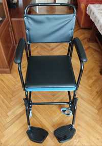 Инвалидна тоалетна количка