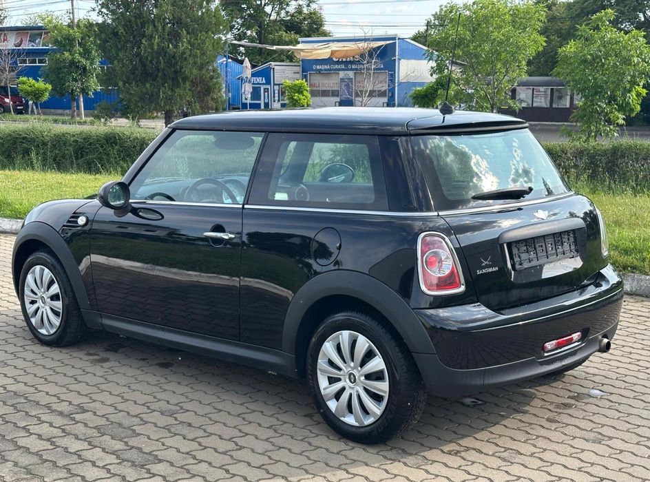 Mini Cooper 1.6 75 CP Bi-Xenon Ambientale 6 Trepte