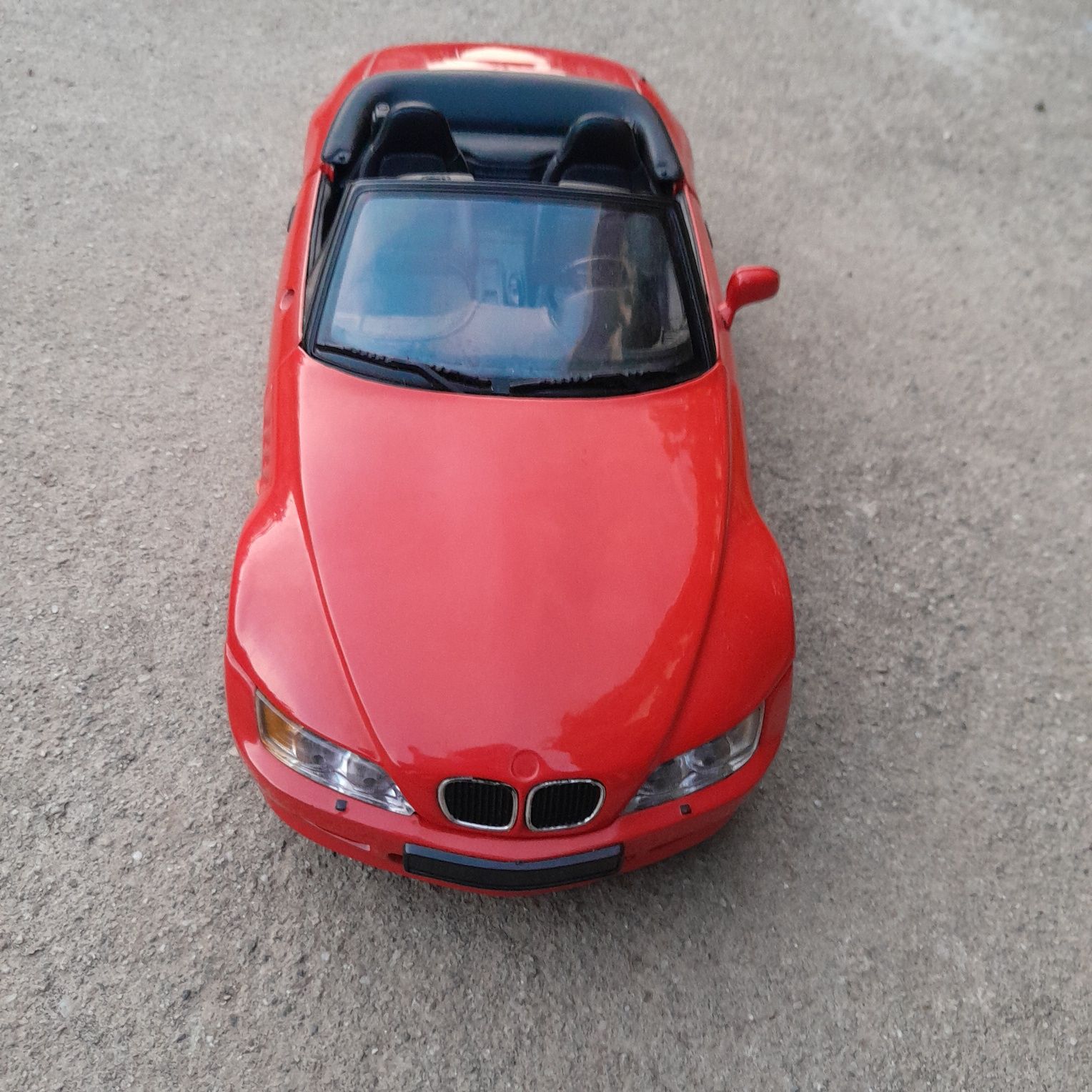 Machetă Unique Toys / UT BMW Z3 1/18