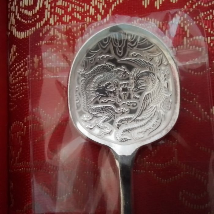 Серебряная ложечка, тематика "драконы", на зубок для малышей.