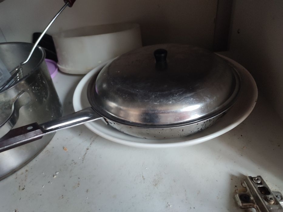 Продам сковородки, чугун и стальные