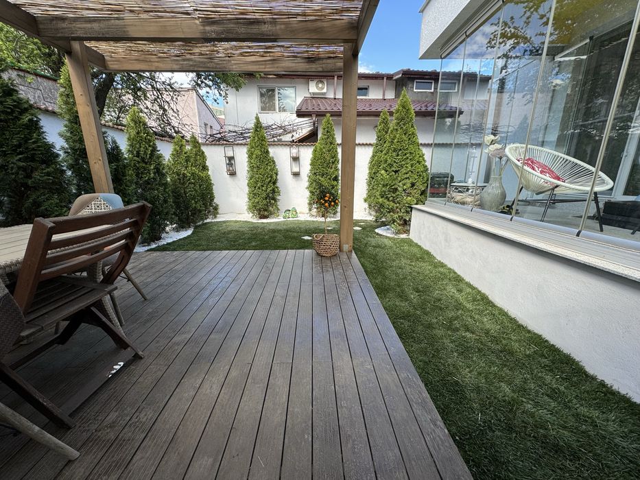 apartament 3 camere curte proprie 3 de parcare disponibile!