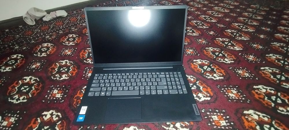 Notebook Lenova tâp taza qolanilmagan tek sistema salib qoydim