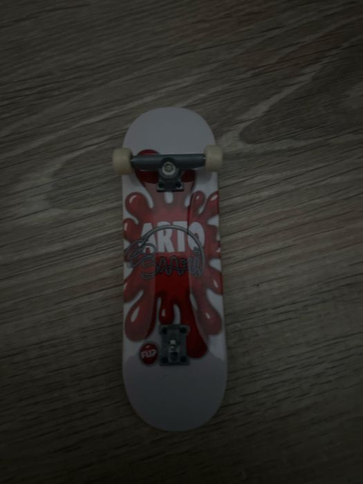 Tech Deck (defect nu are cele doua roti din spate)